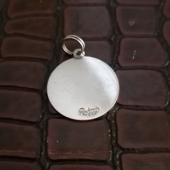 🇨🇦 Vintage Rembrandt Sterling Silver Charm "Mother, We Love You" - Picture 2 of 2